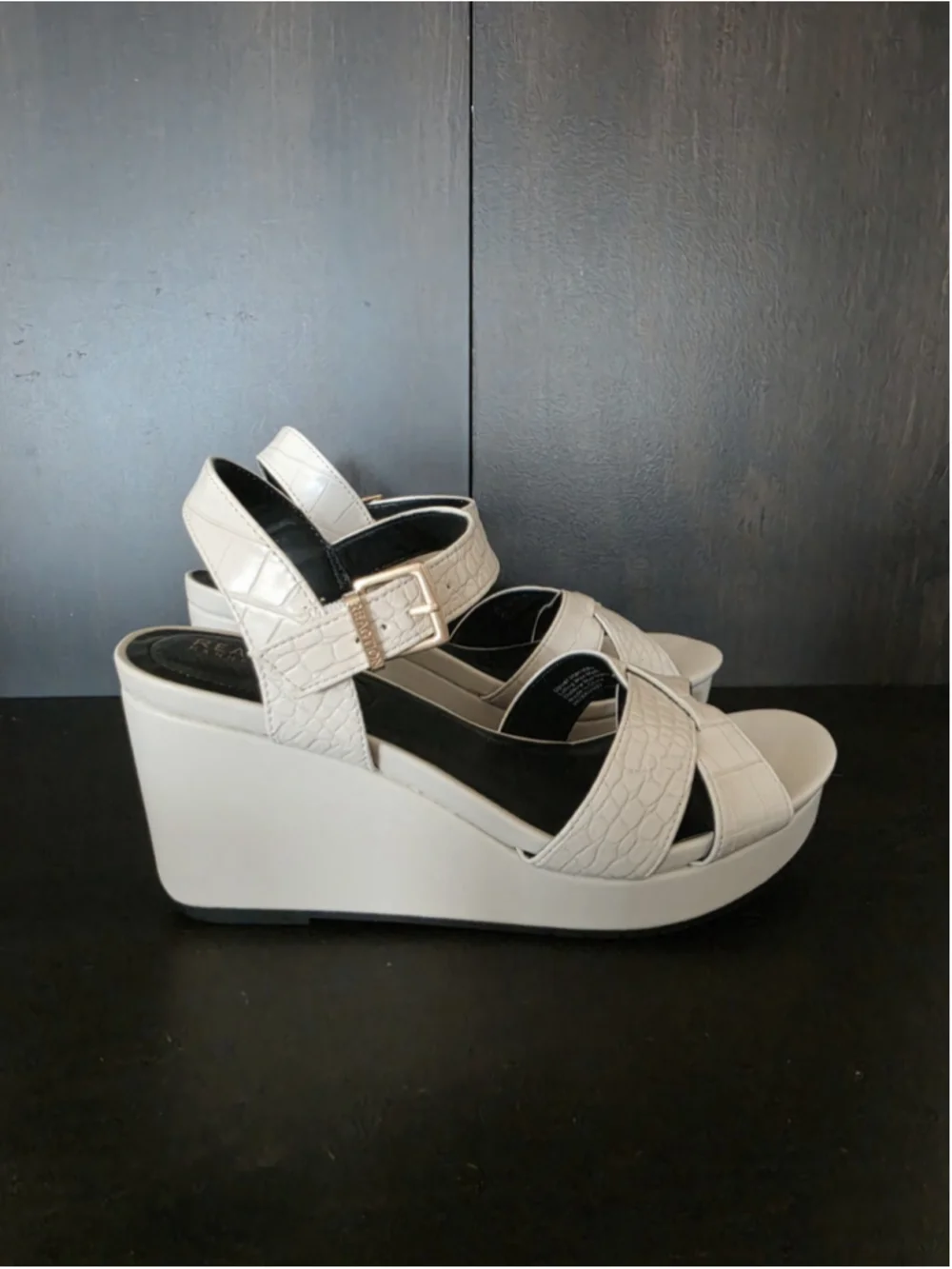 Kenneth Cole Crocodile Embossed Wedge Platform Sandals - 7.5 M Ivory Off White